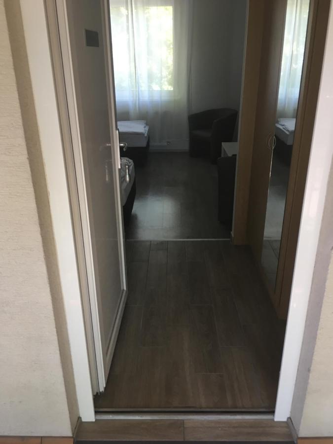 Teke Bowling Centrum Es Sport Panzio Szegedin Exterior foto